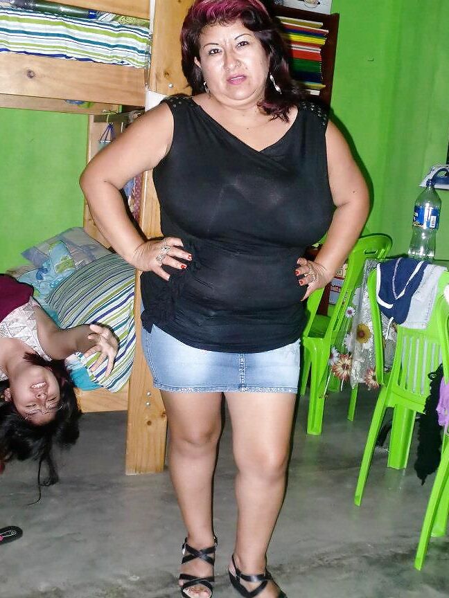 Gordita, tetona y embarazada