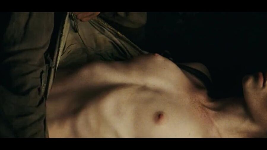 Karoline Herfurth nude