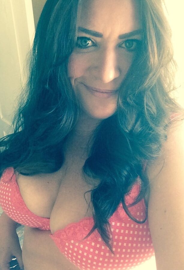 Brunette MILF