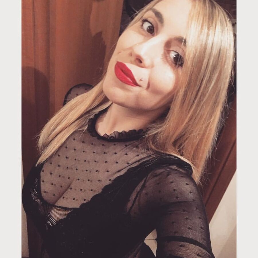 PLEASE CUM THIS BITCH