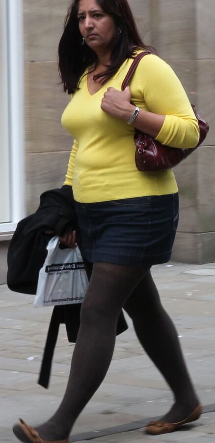 Street Pantyhose - Heavy Legged Brit Sluts