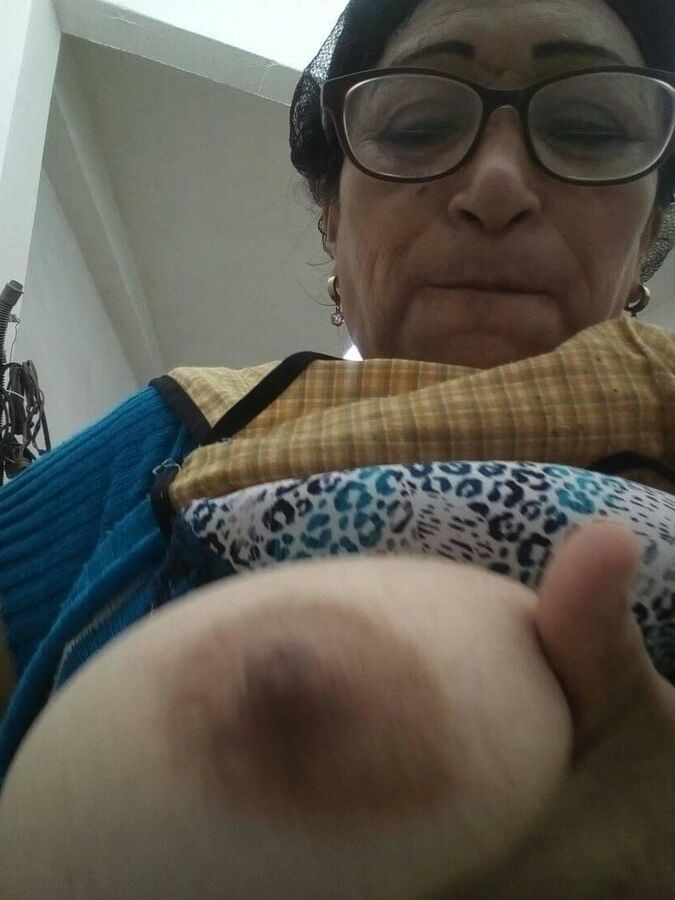 madurona pisalona cincuentona, calentona y cachonda