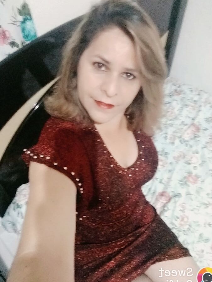 MILF Lea