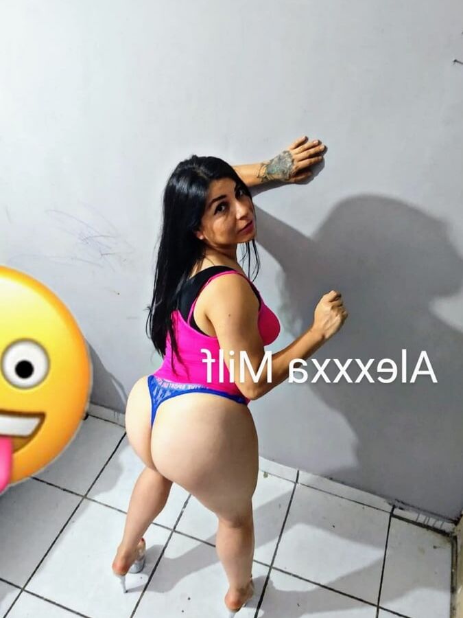 Alexxxa Milf putita en casa (cuarentena)
