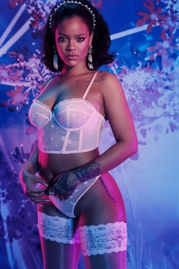 Fuck slut Rhianna