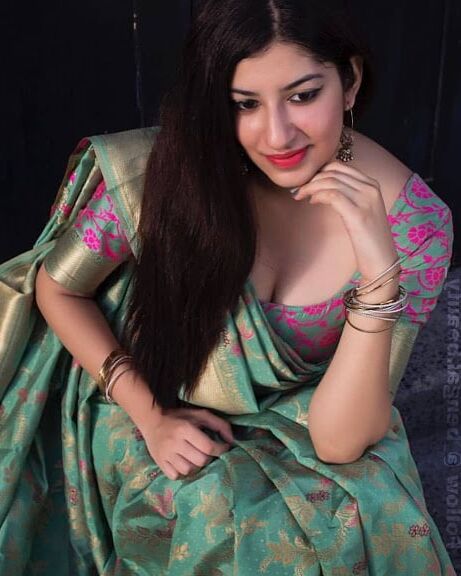 hot chesty modle indian