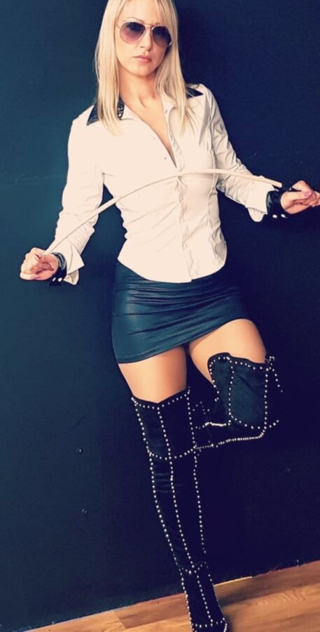 Worship Mistresses Boots