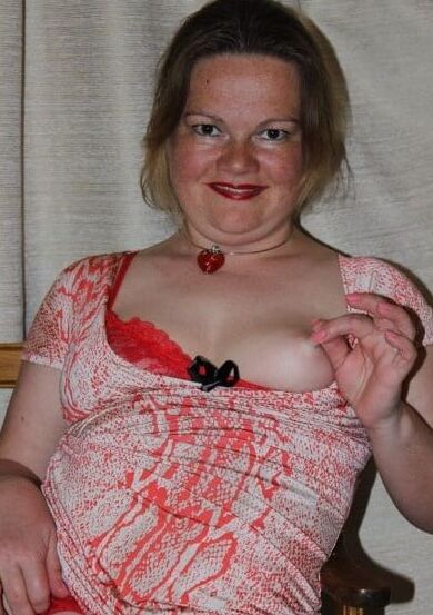 Mature and older women posing: