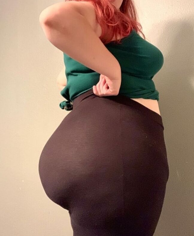 MEGA Big Butt MILF