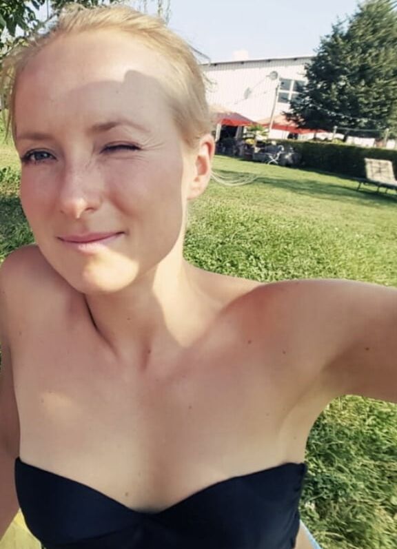 Begging for cum!
