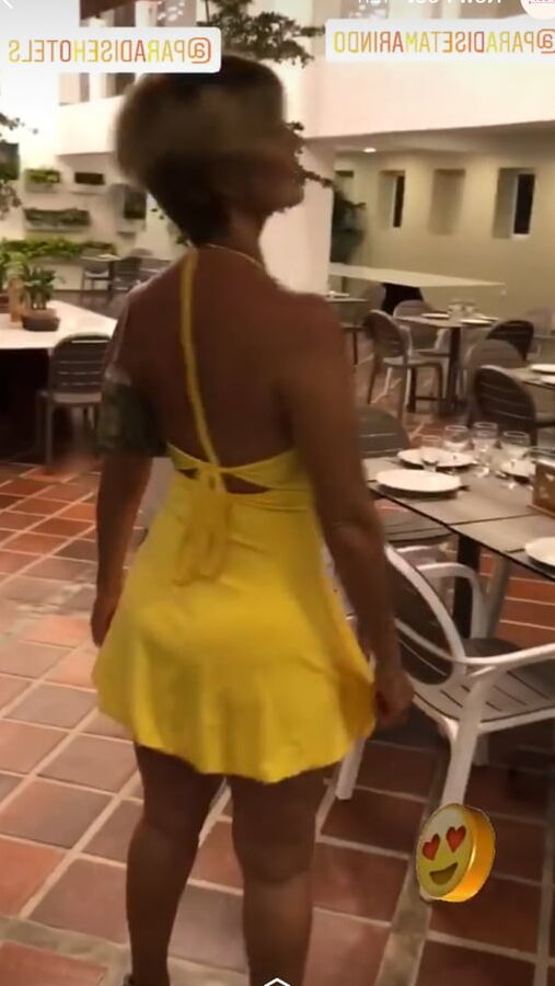 Blonde phenomen of instagram showing her delicious body