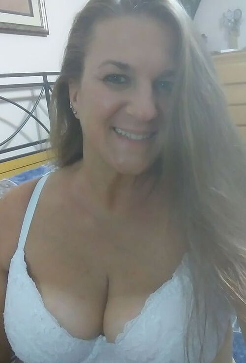 Wife Enjoys All Varieties of Cock