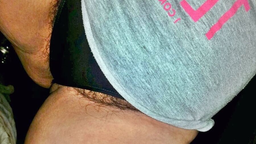 Sexy Mexican Girl Likes to Keep Her Pussy Hairy