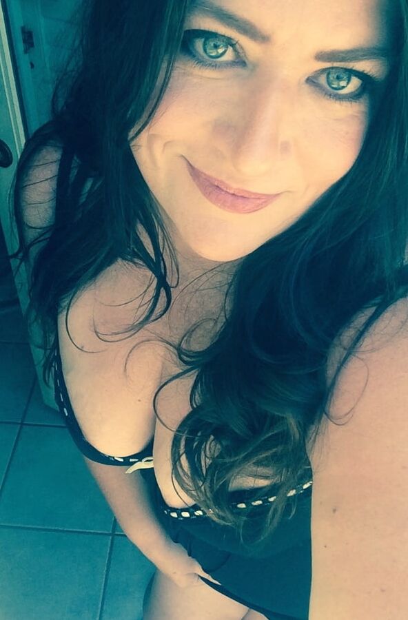 Brunette MILF