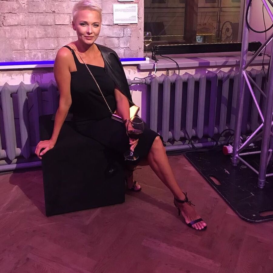 セクシーなロシアのダリア・ポベレンノワ