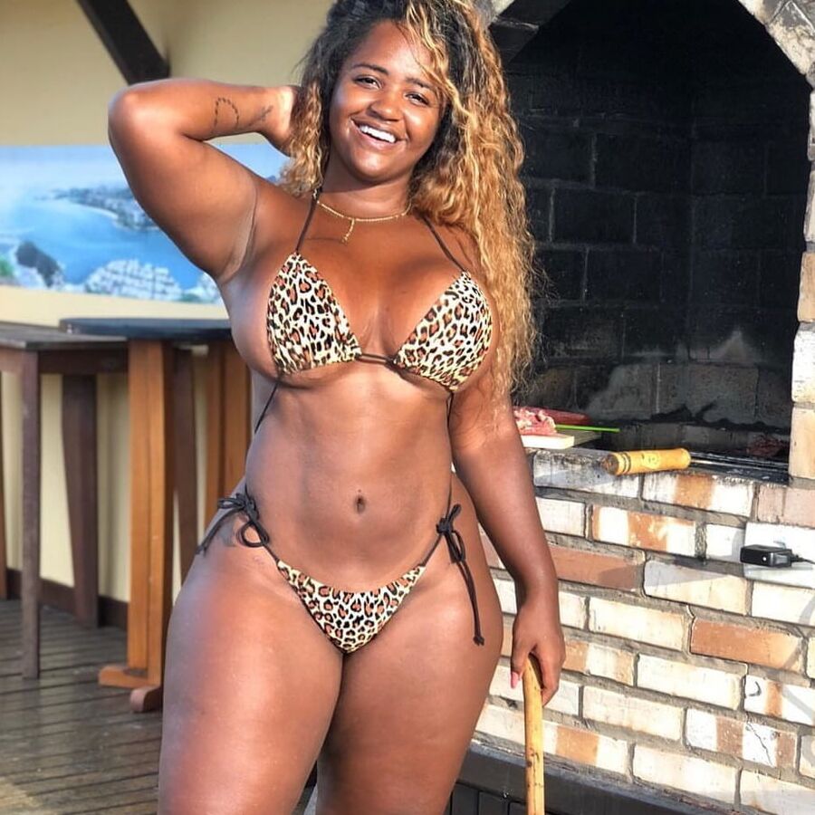 Fofas black de biquini