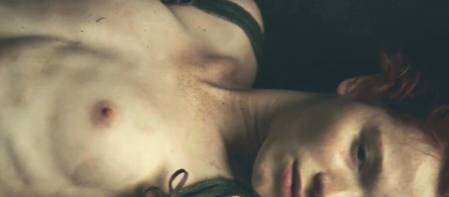 Karoline Herfurth nude