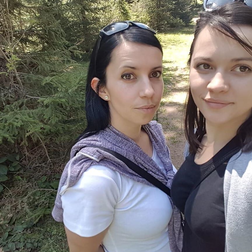 Kucka kojoj su za godina nenormalno narasle sise EMINA