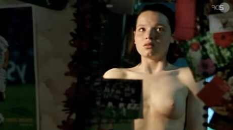 Karoline Herfurth nude