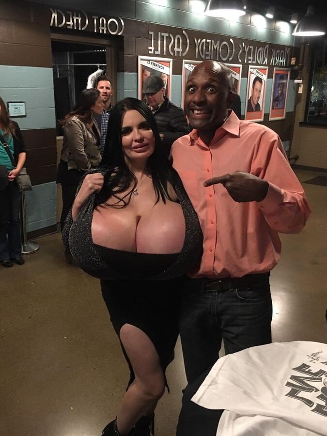 This Woman Is So Damn Foxy!