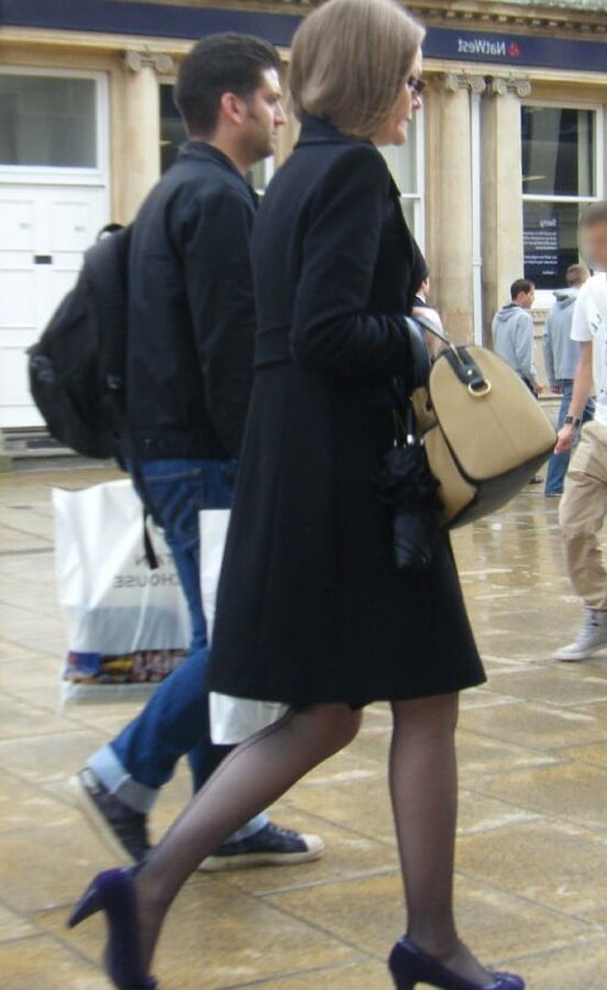 Street Pantyhose - Brit Chicks on the Street