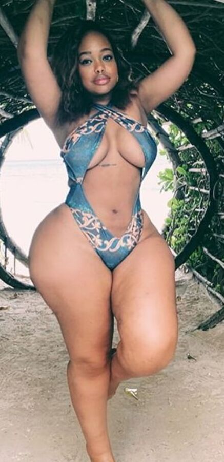 Sexy thick mega booty pear bbw Meron