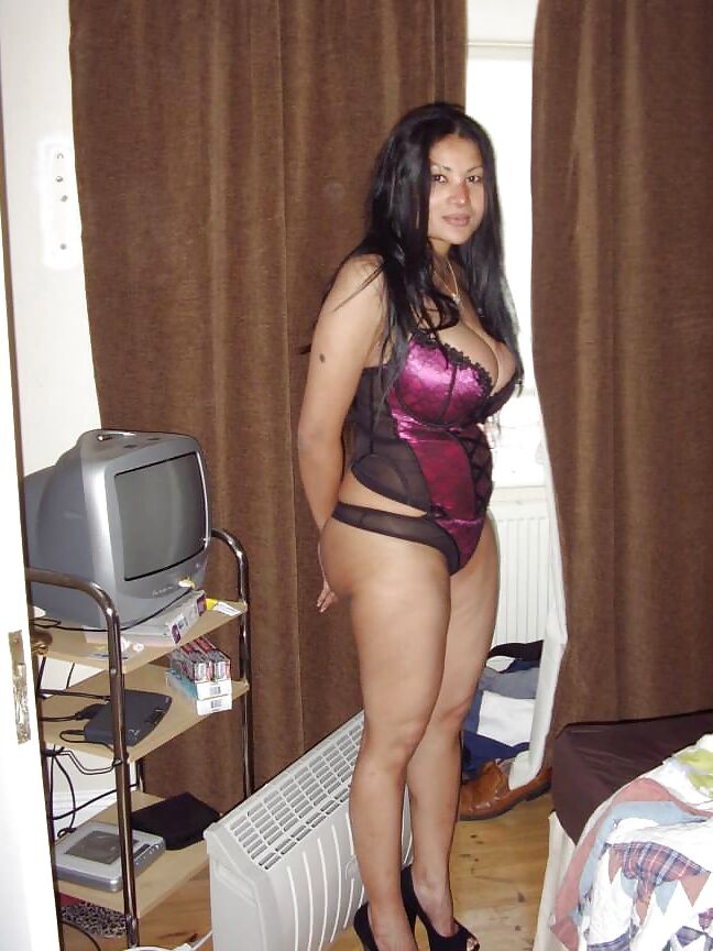 ALEX Y NEEDERLAND WHORE LIVING IN GREECE