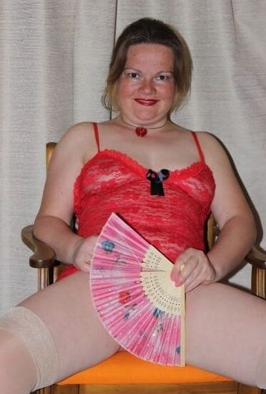 Mature and older women posing: