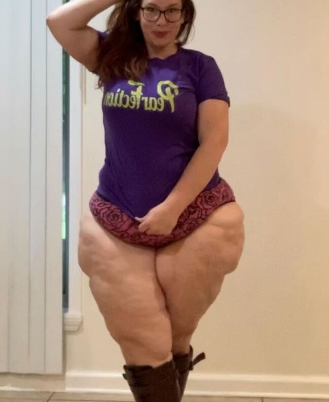 MEGA Big Butt MILF