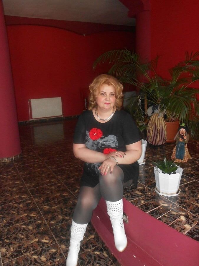 mature pantyhose