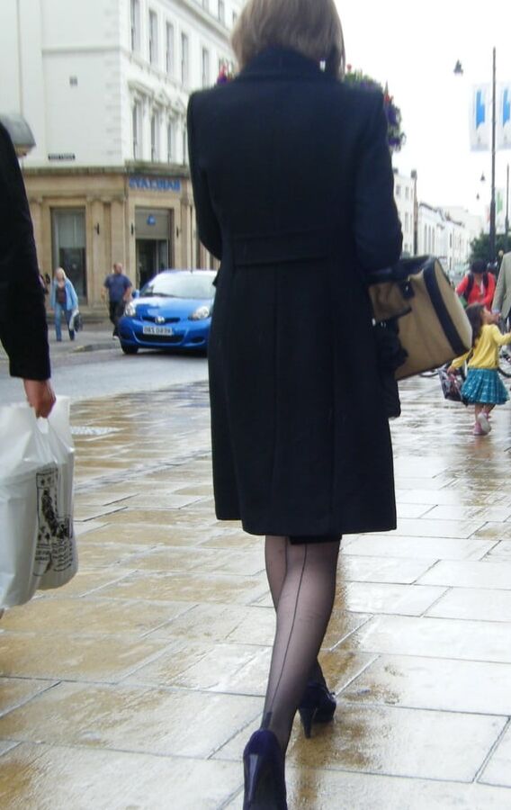 Street Pantyhose - Brit Chicks on the Street