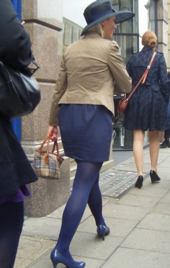 Street Pantyhose - Brit Chicks on the Street