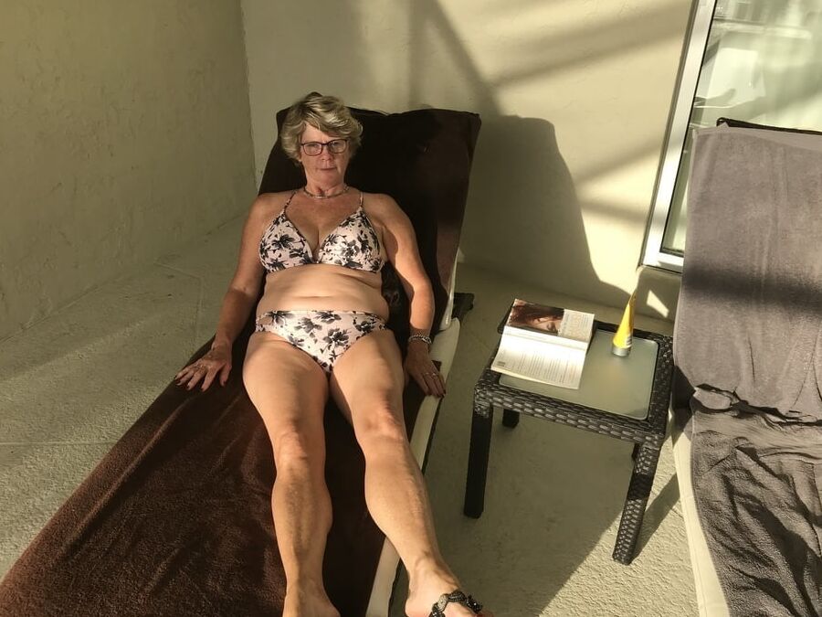 Lady Bikini