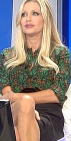 Busty Italian TV Mature Paola Ferrari
