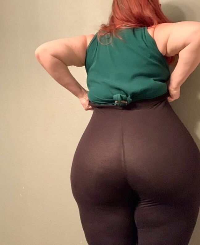 MEGA Big Butt MILF