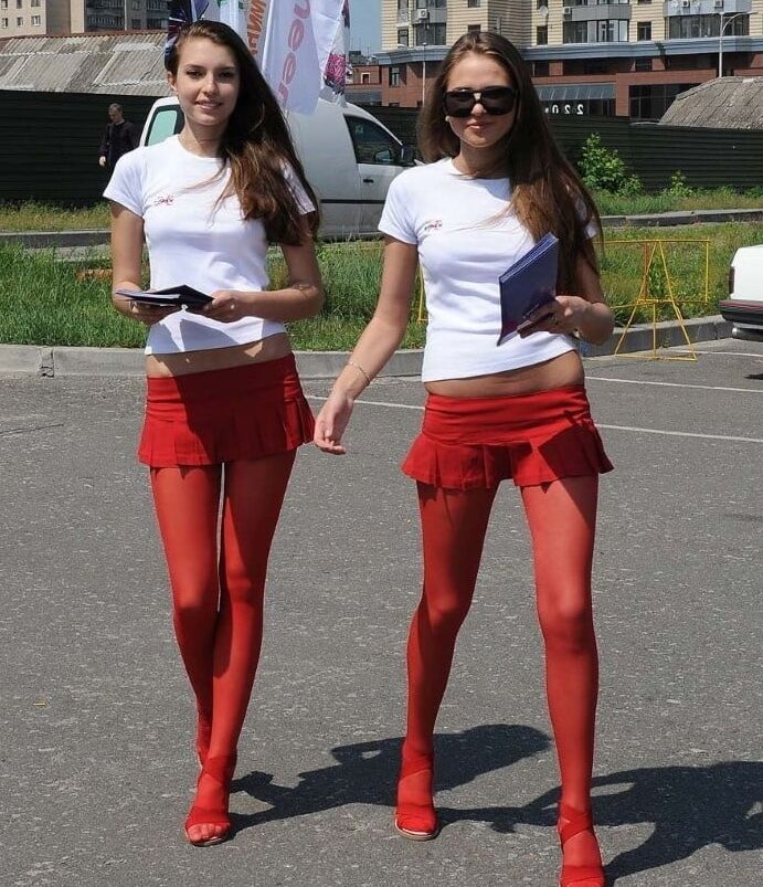 More Amateurs in Red Stockings &amp; Pantyhose