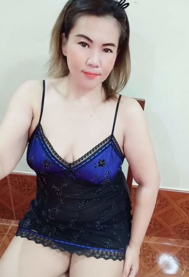 Janda payudara besar menjual dirinya