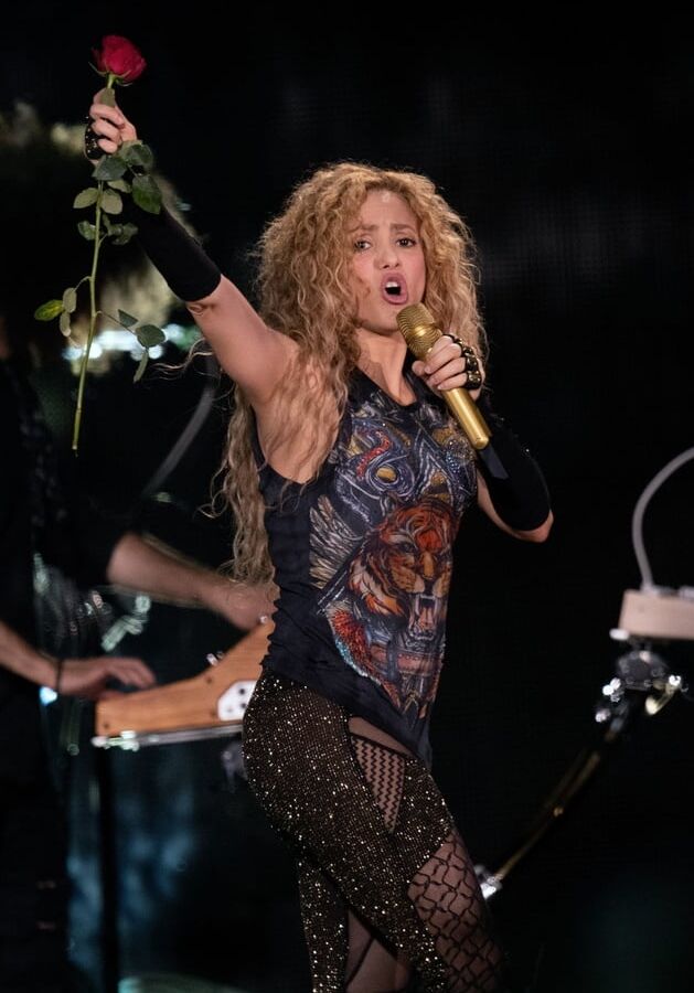shakira live