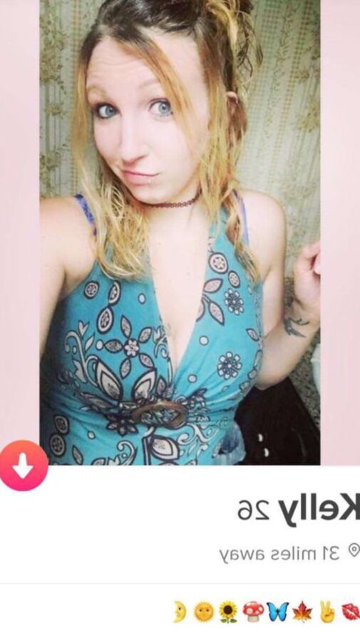 Tinder Slut Kelly