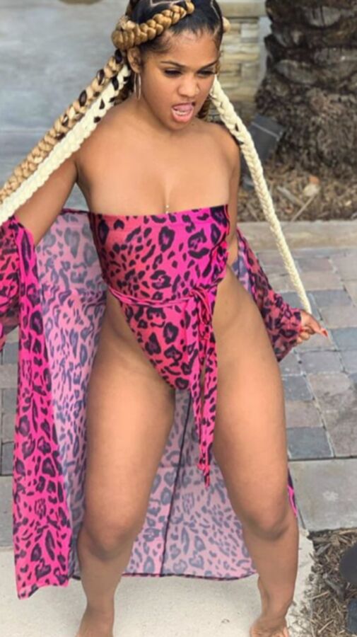 No Bra, Phat Ass, Big Tits Collection