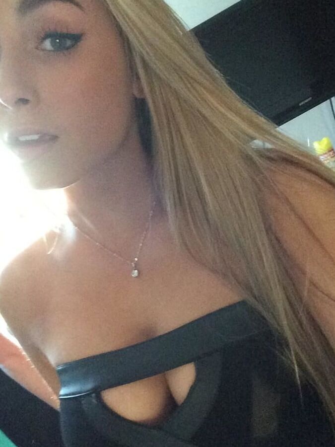 nice slut blonde big tits