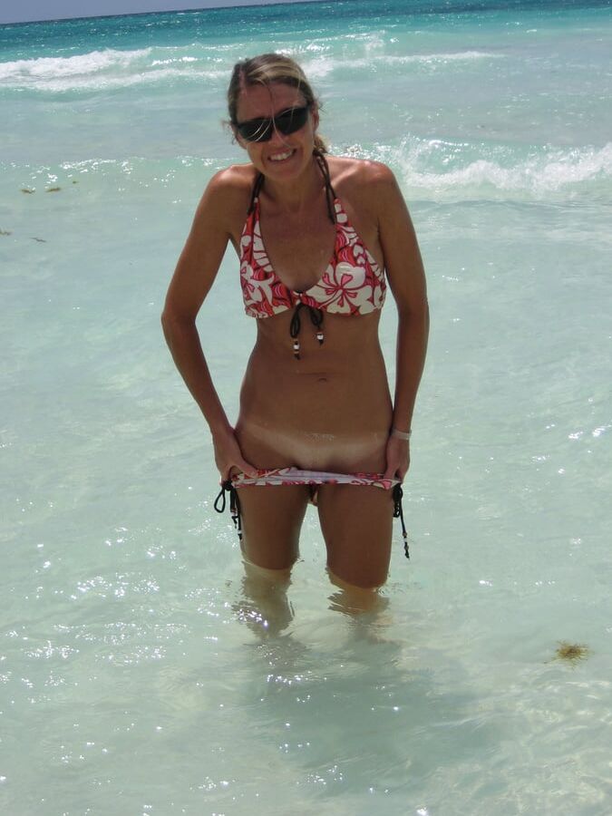 Milf beach fun