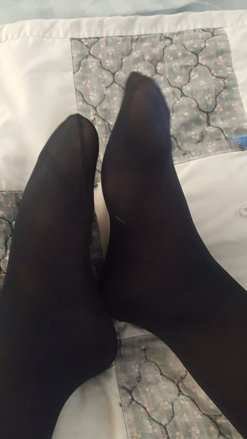 Pantyhose feet