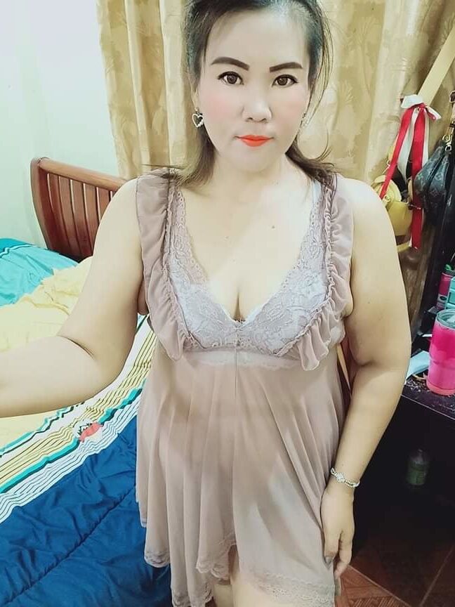 Janda payudara besar menjual dirinya