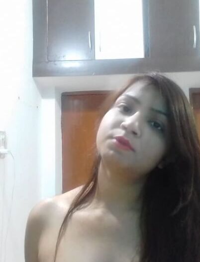 Big Boobs Bhabhi Nude Pics clicked by devar ()
