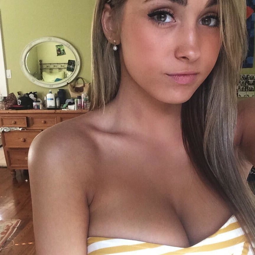 nice slut blonde big tits