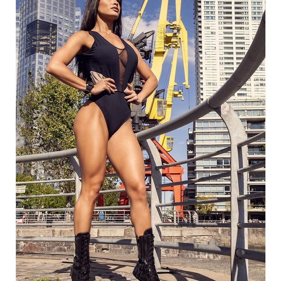 FleXXX - Fernanda Davila