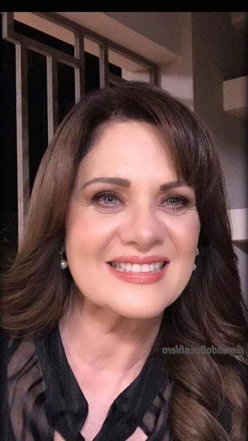 Famosas Erika Buenfil Tetona madura actriz - Mexican actres