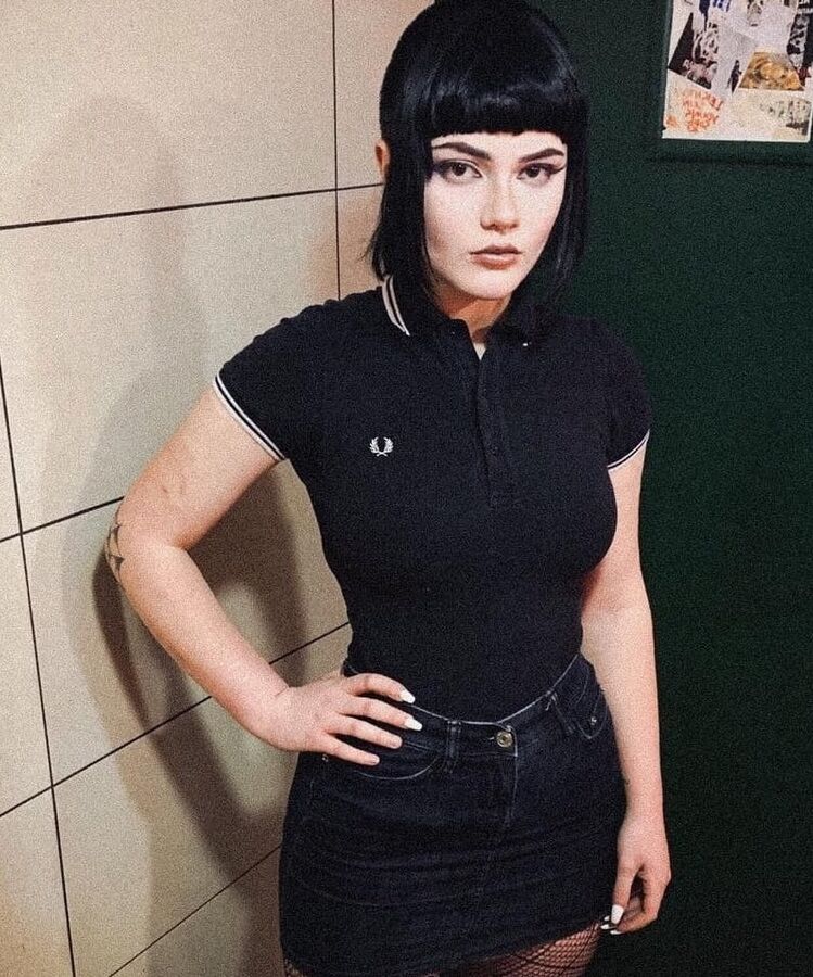 WHITE GIRLS FOR WHITE COCK ONLY
