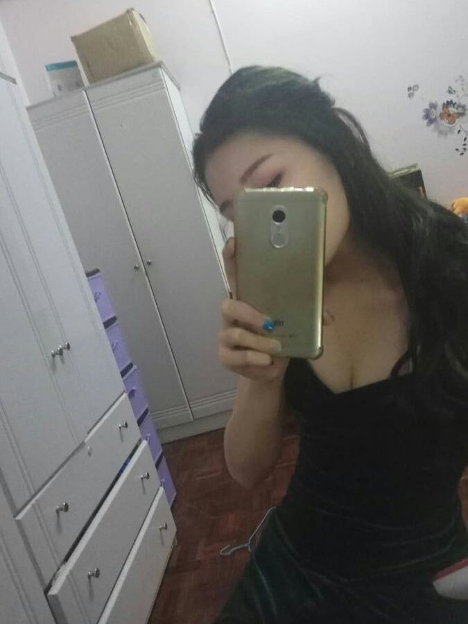 Nude Asian slut